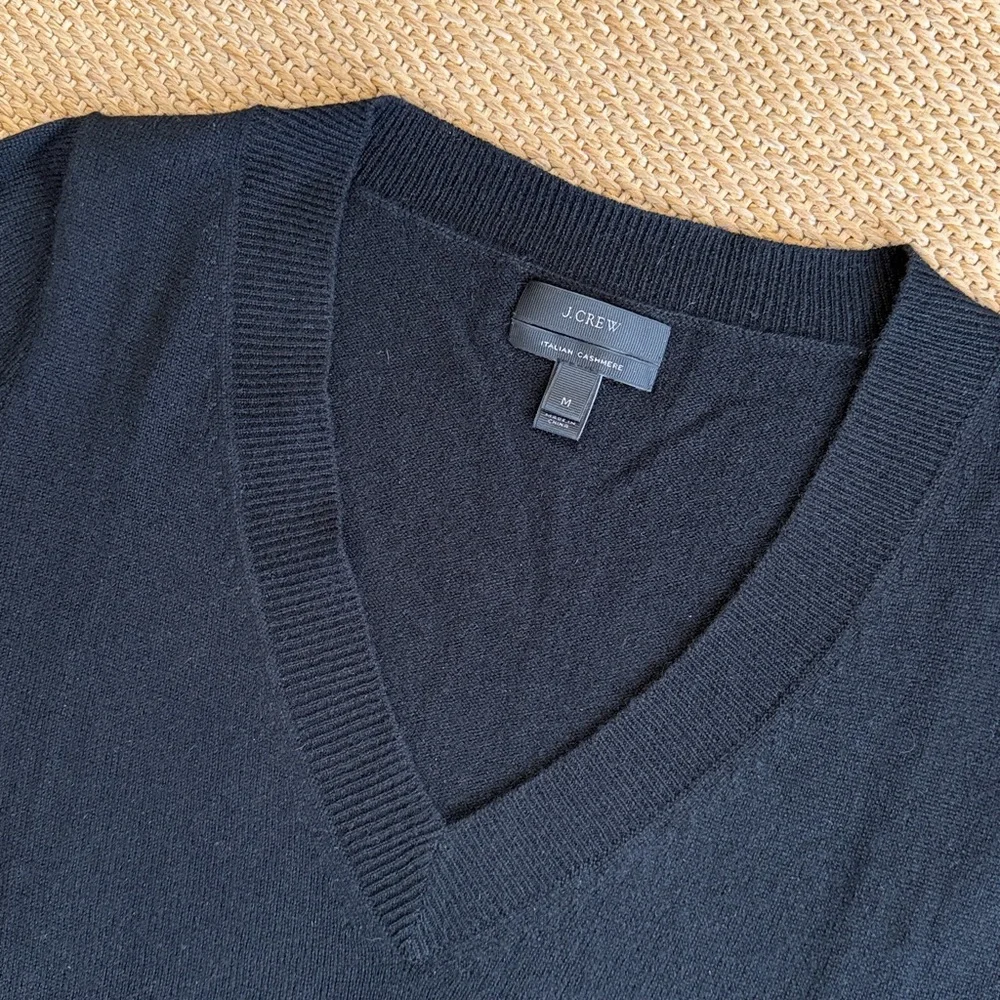J.Crew Women’s Black 100% Italian Cashmere V-Neck Sweater— M