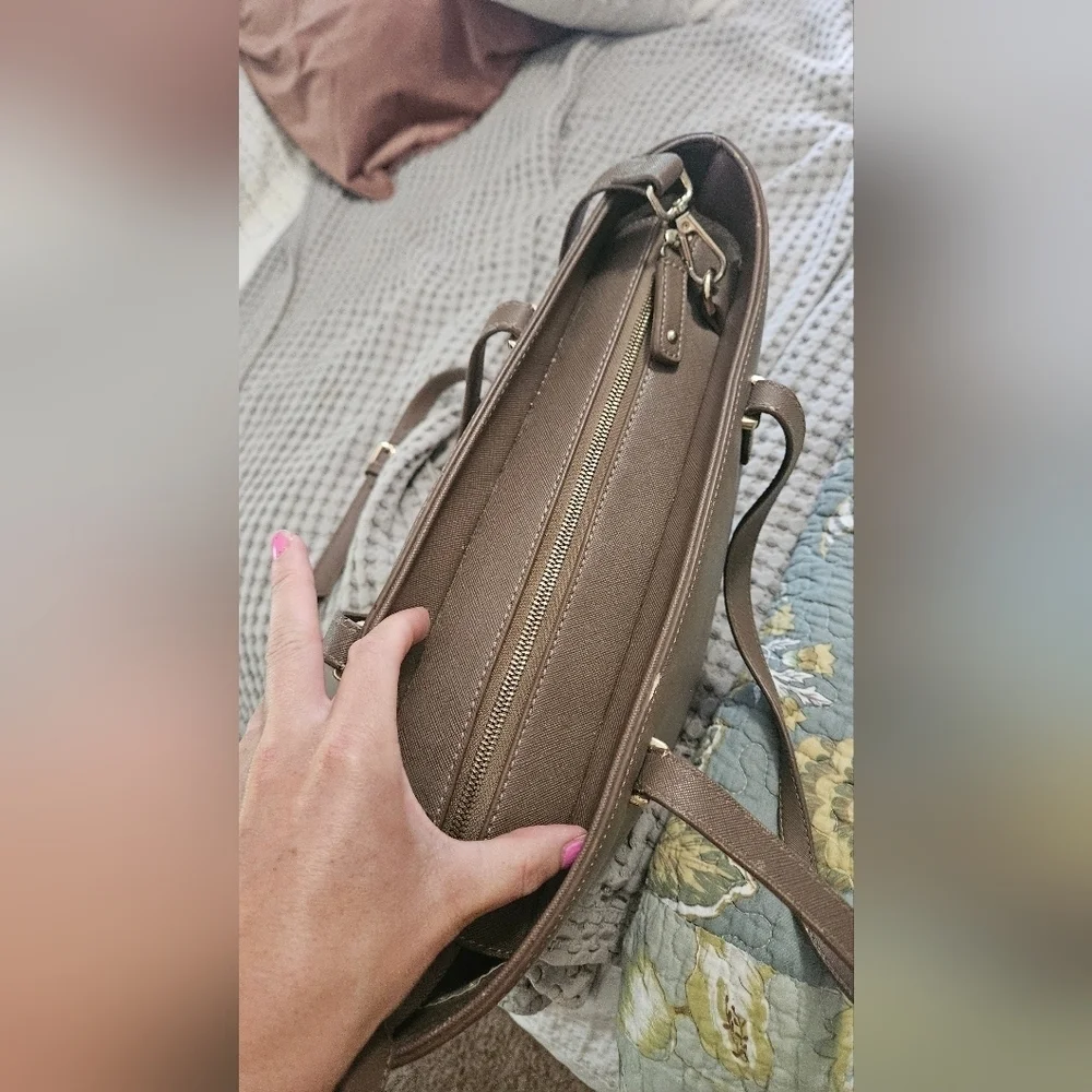 KATE SPADE Cedar Creek Collection Leather Large Tote In Lightbrown/mauve.