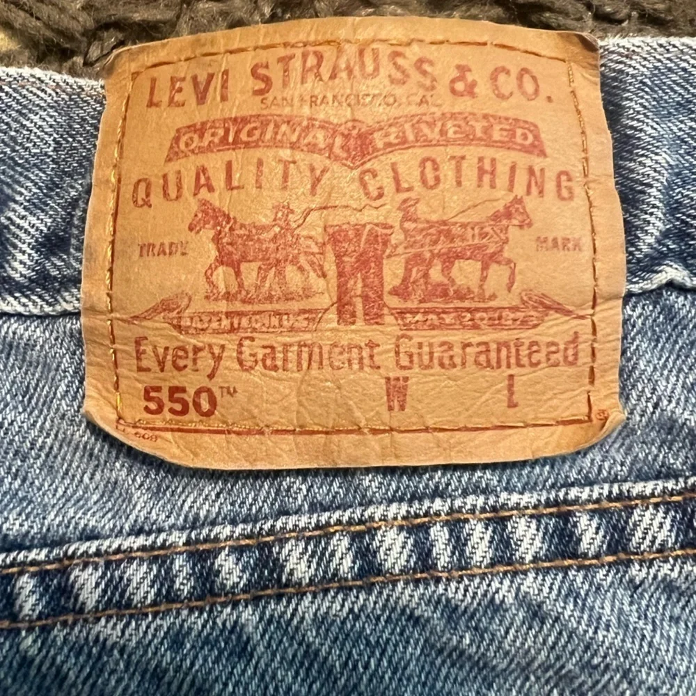 Vintage Levi's 550 Relaxed Fit Denim Blue Jean Shorts Made In USA Jorts 22 MIS
