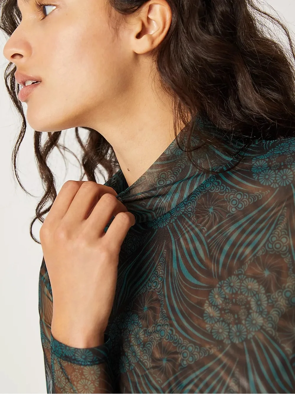 Anthropologie gauzy turtleneck