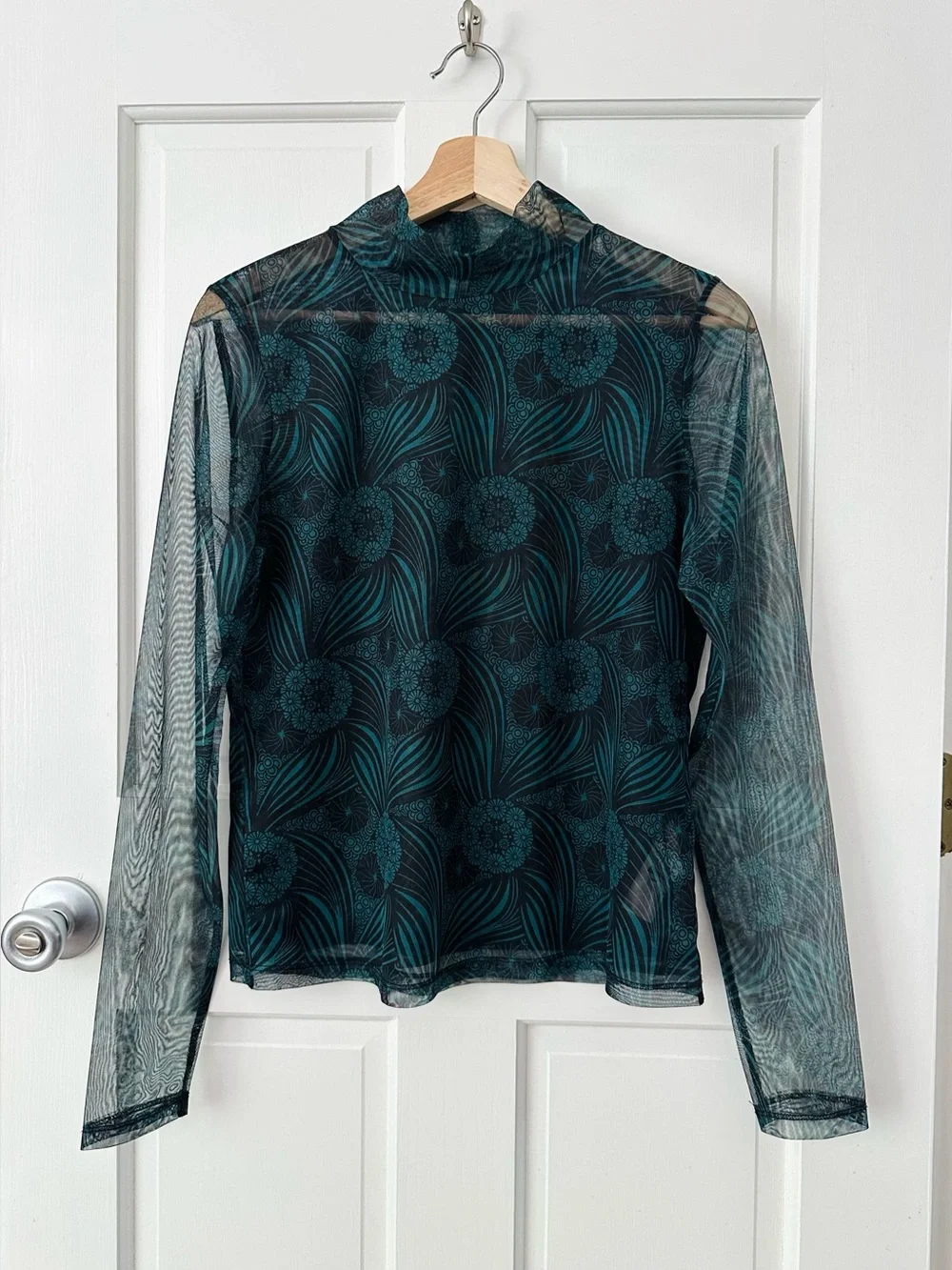 Anthropologie gauzy turtleneck