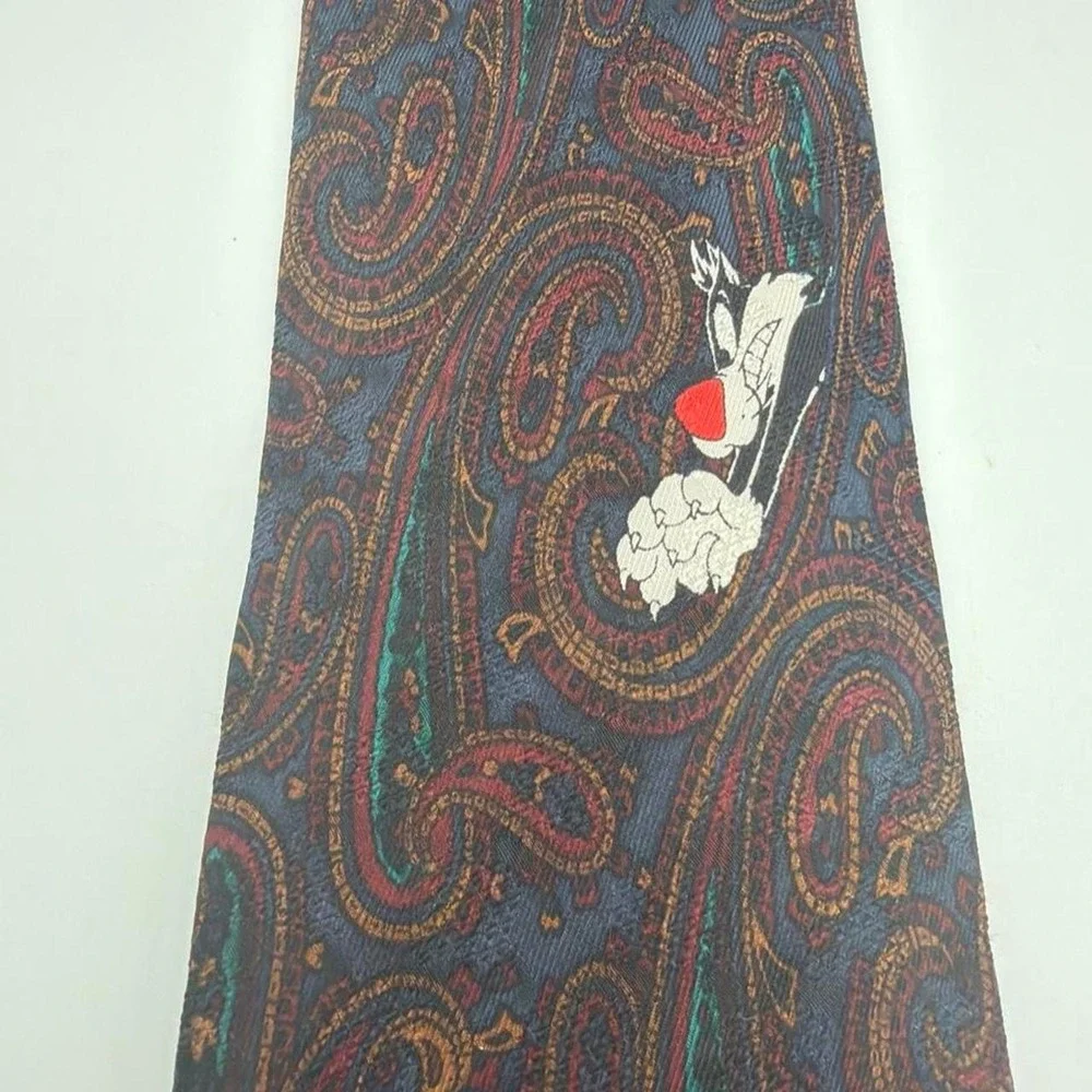 Looney Tunes Mania CHARACTER Design Paisley Polyester 58