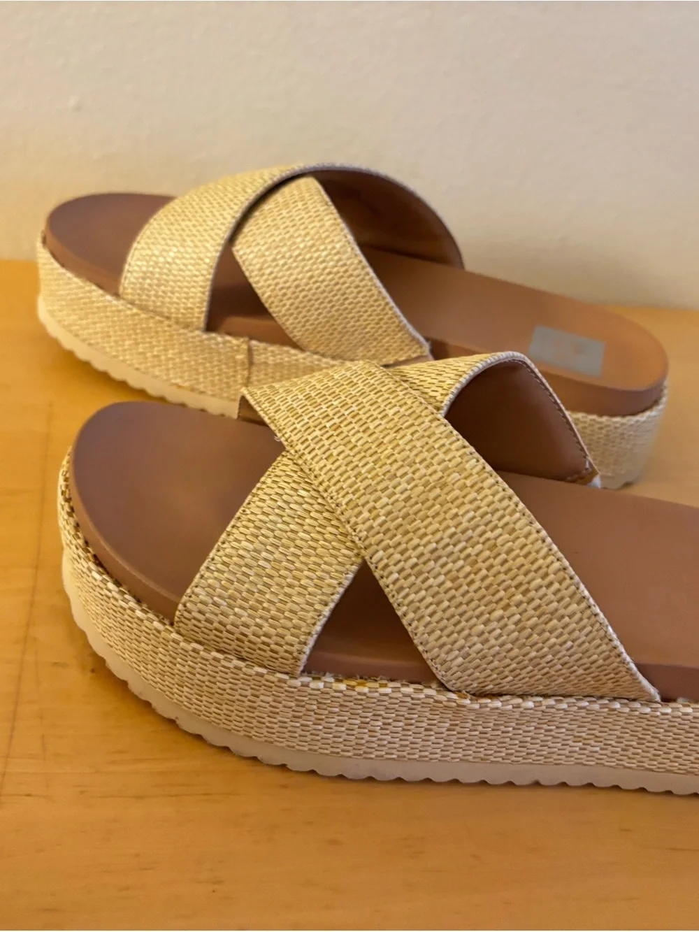 Dolce Vita woven crisscross