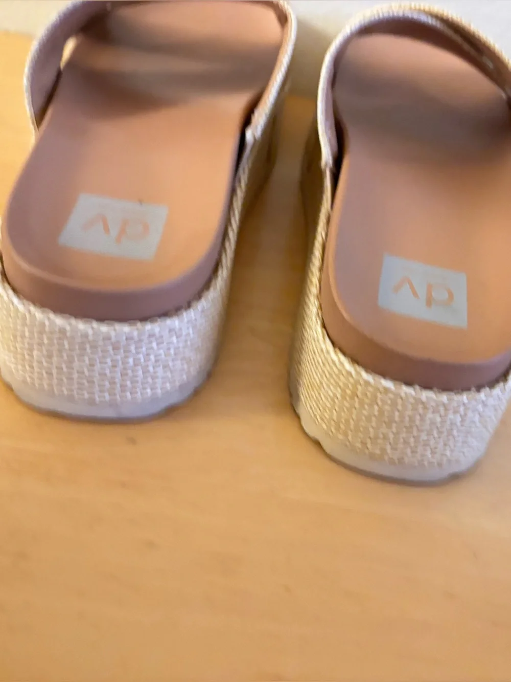 Dolce Vita woven crisscross