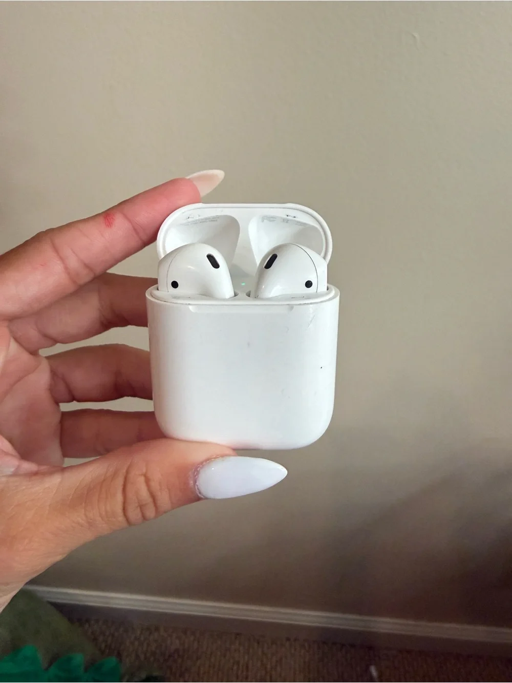 Apple compact white