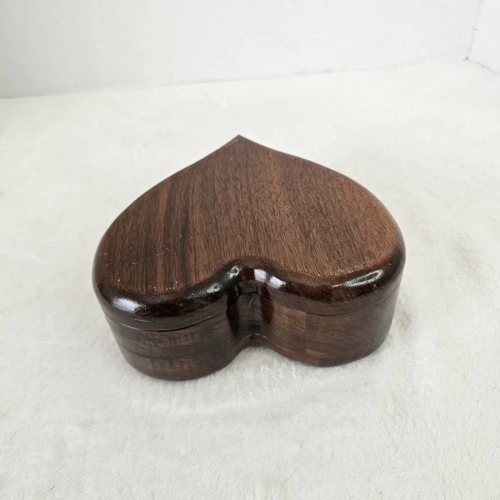 Beautiful Vintage Wooden Heart Shaped Musical Jewelry Box Plays Music