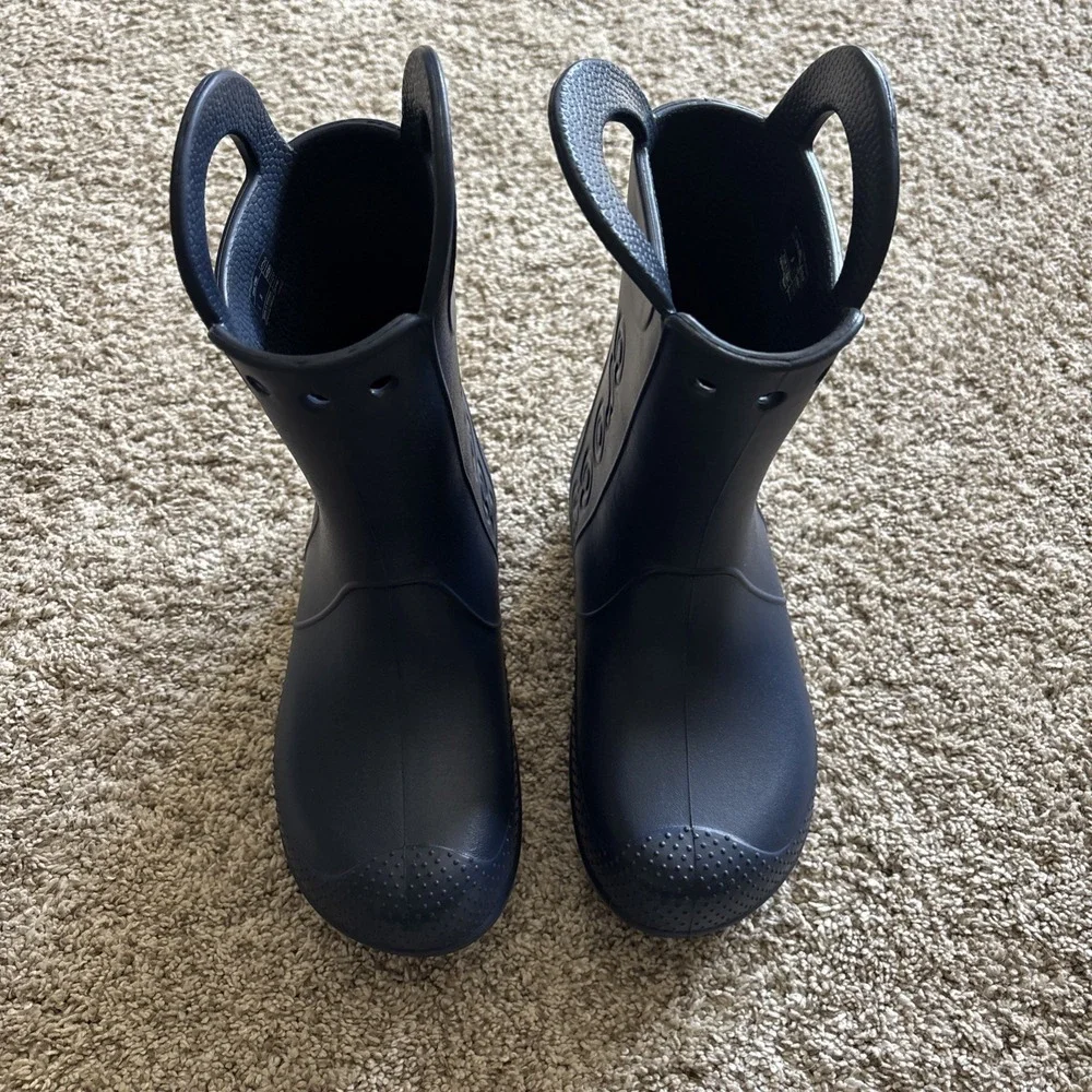 CROCS handle it