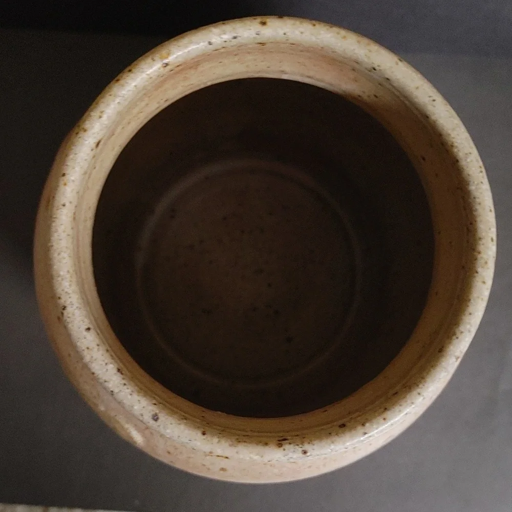 Artisan Ceremic Vase Signed Mary Richardson