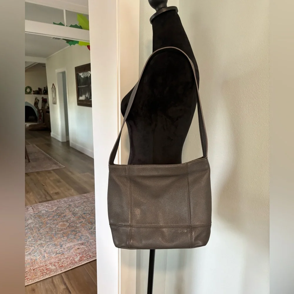 The Sak De Young Hobo bag in slate grey