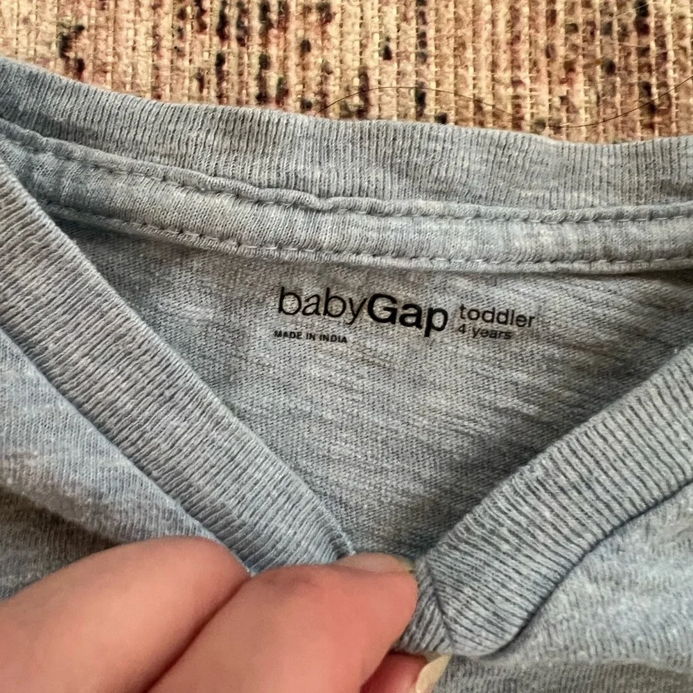 GAP soft gray