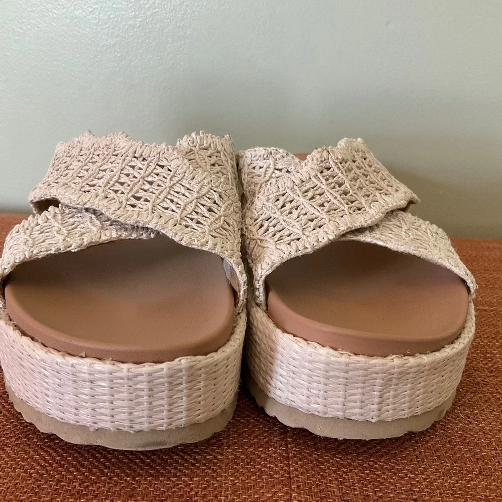 DV Dolce Vita Sugar 7.5 Crochet Woven Platform Sandals Tan Crisscross Slide Boho