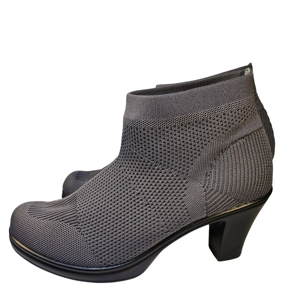 Bernie Mev Grey Stretch Knit Sock Ankle Boots Block Heel Memory Foam Women 8.5 9