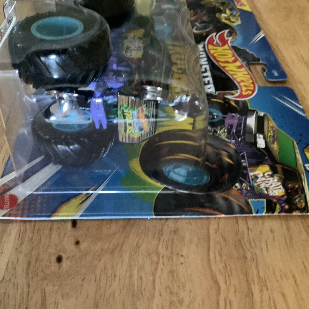 Mattel Hot Wheels‎ Monster Trucks Demolition Doubles, Totaled And Crate Danger