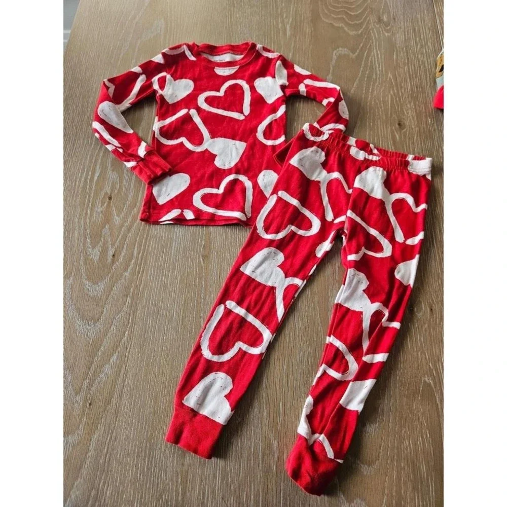 Carter's‎ toddler Valentine's pajamas size 4