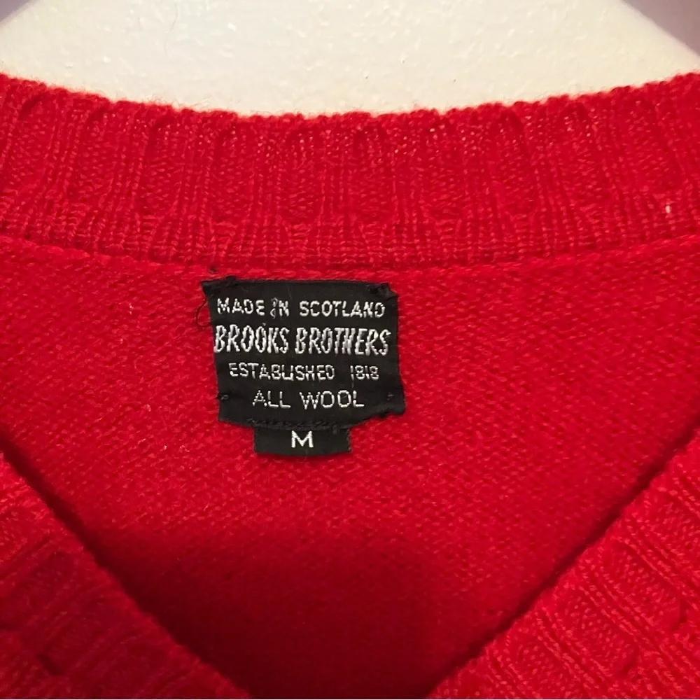 VTG Brooks Brothers Scotland Wool Sweater M Mens V-neck Ribbed Saddle Shoulder