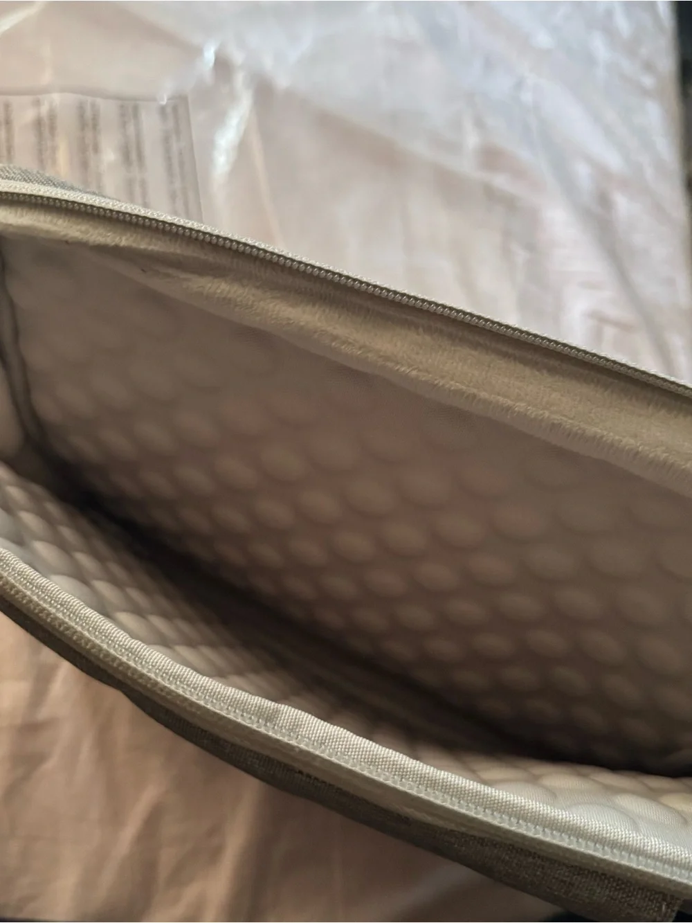 Tomtoc gray laptop