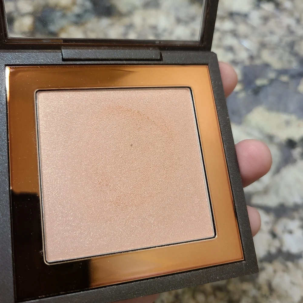 MAC Cosmetics skin excellent
