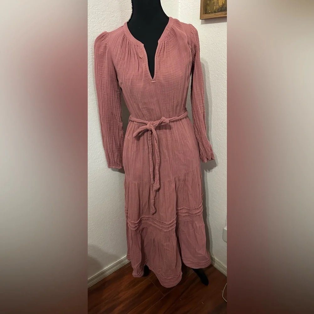 XiRENA Addison Seersucker Belted Midi Dress in Rose - Size XS