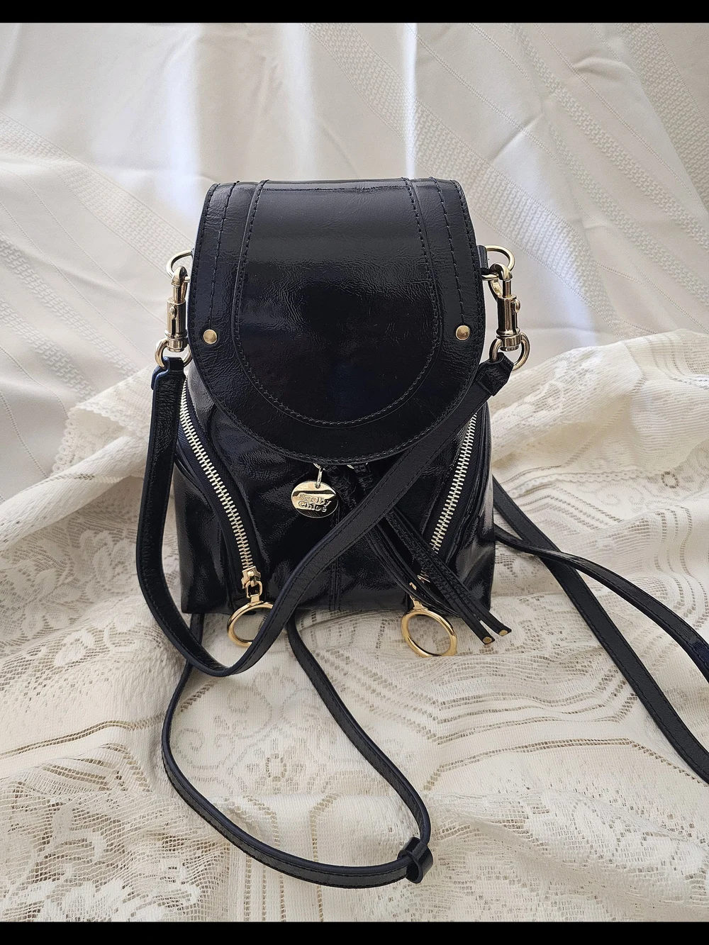 See By Chloe compact patent