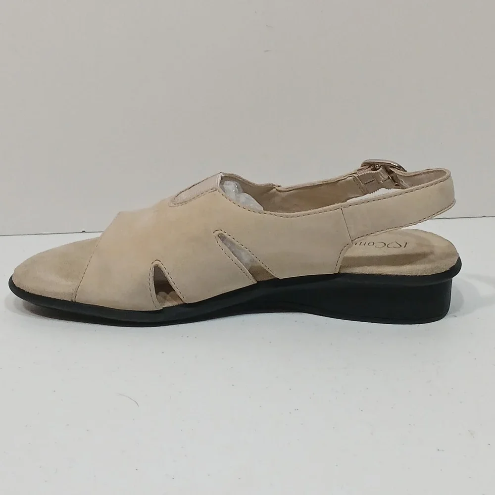 I Love Comfort Blythe Beige Women's Wedge‎  Sandals Size 8