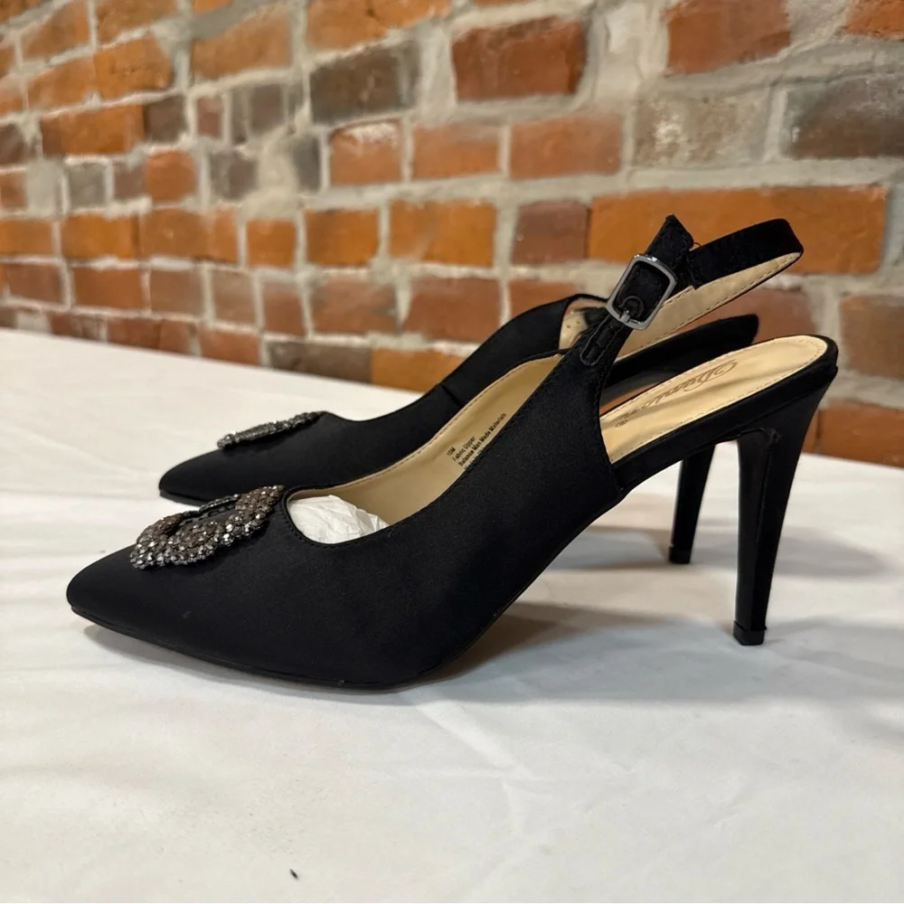 Dunion slingback featuring