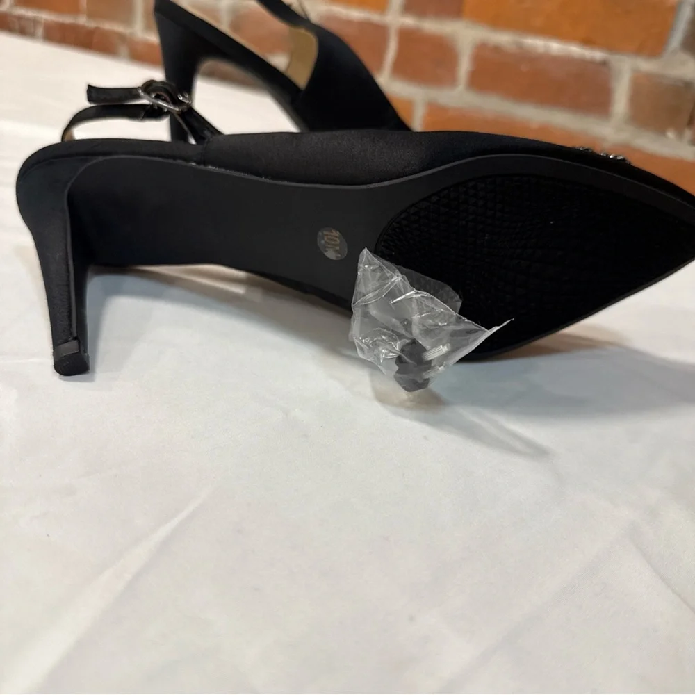 Dunion outfit featuring slingback