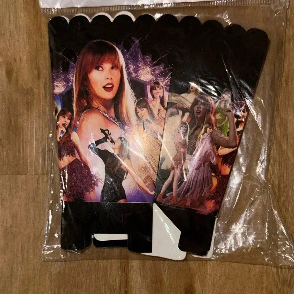 5 pack of Taylor Swift Party buckets popcorn card stock foldable SHOWGIRL