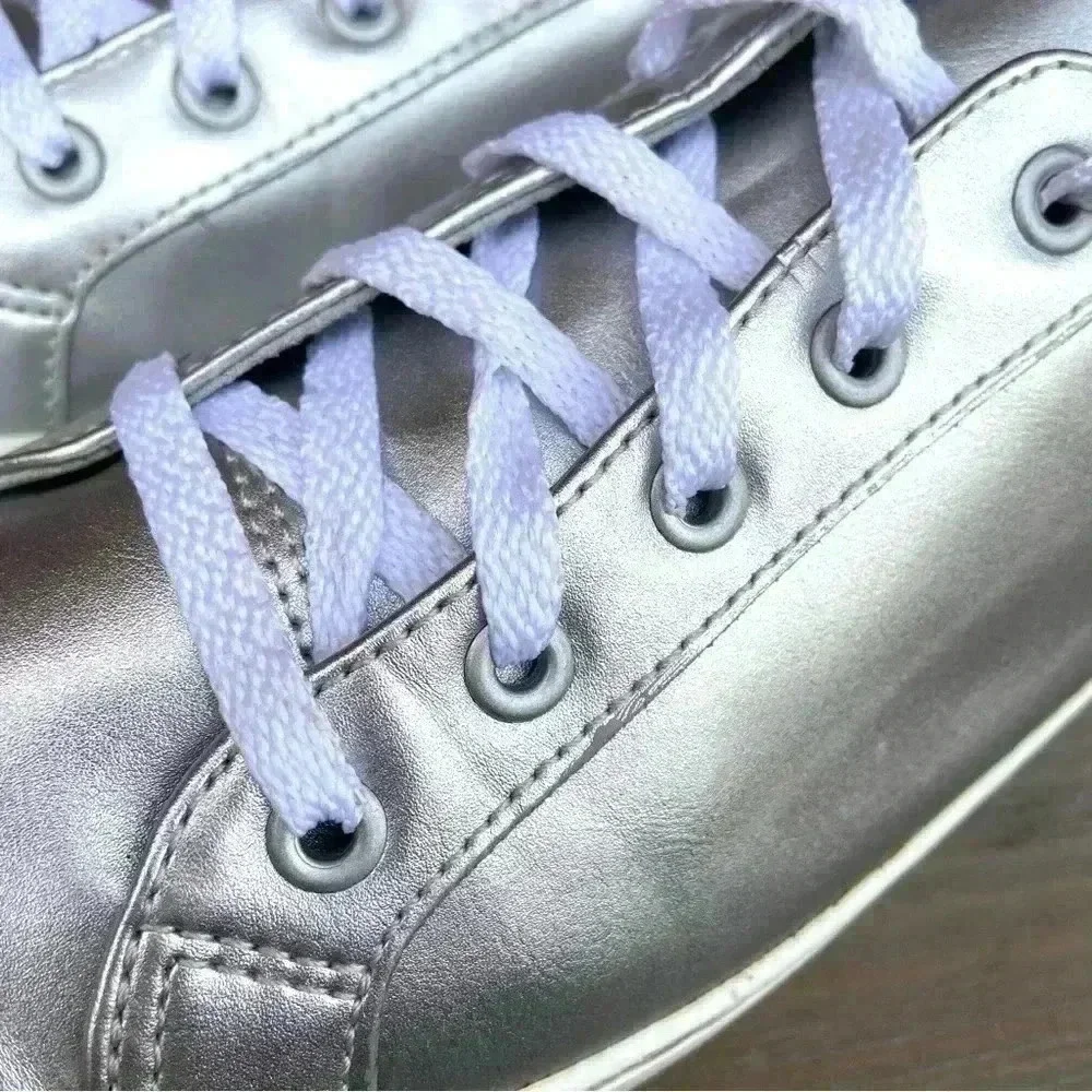 GAP Silver Metallic Low‎ Top Sneakers Shoes Casual Lace Up Fashion Court US 8