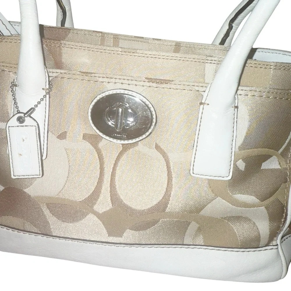 Coach signature hamptons