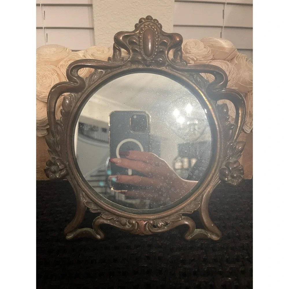 Mirror Palais good preowned