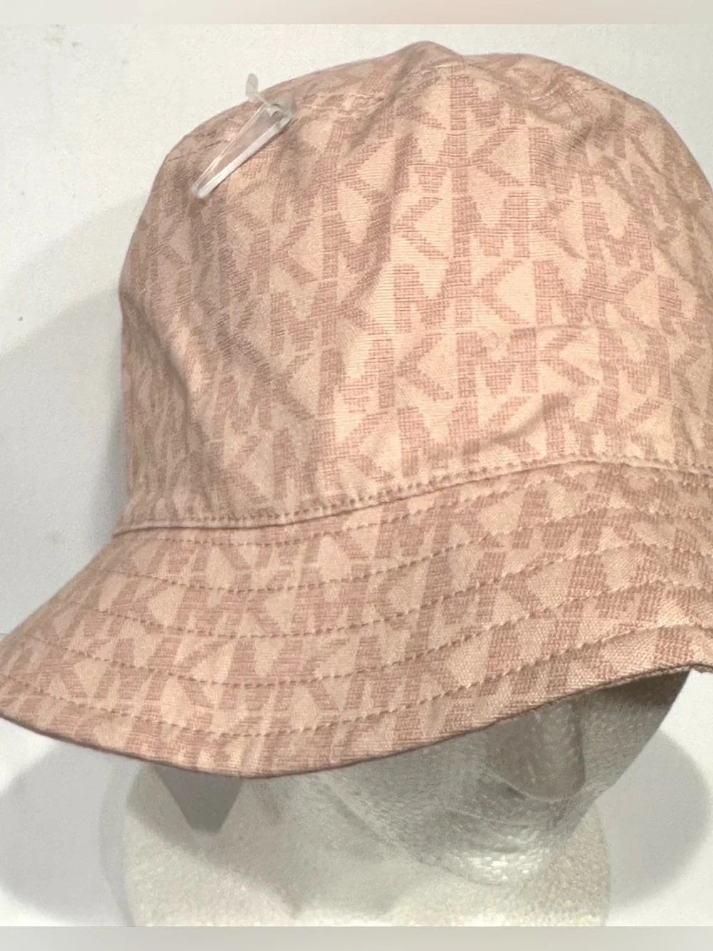 Michael Kors structured looks logo