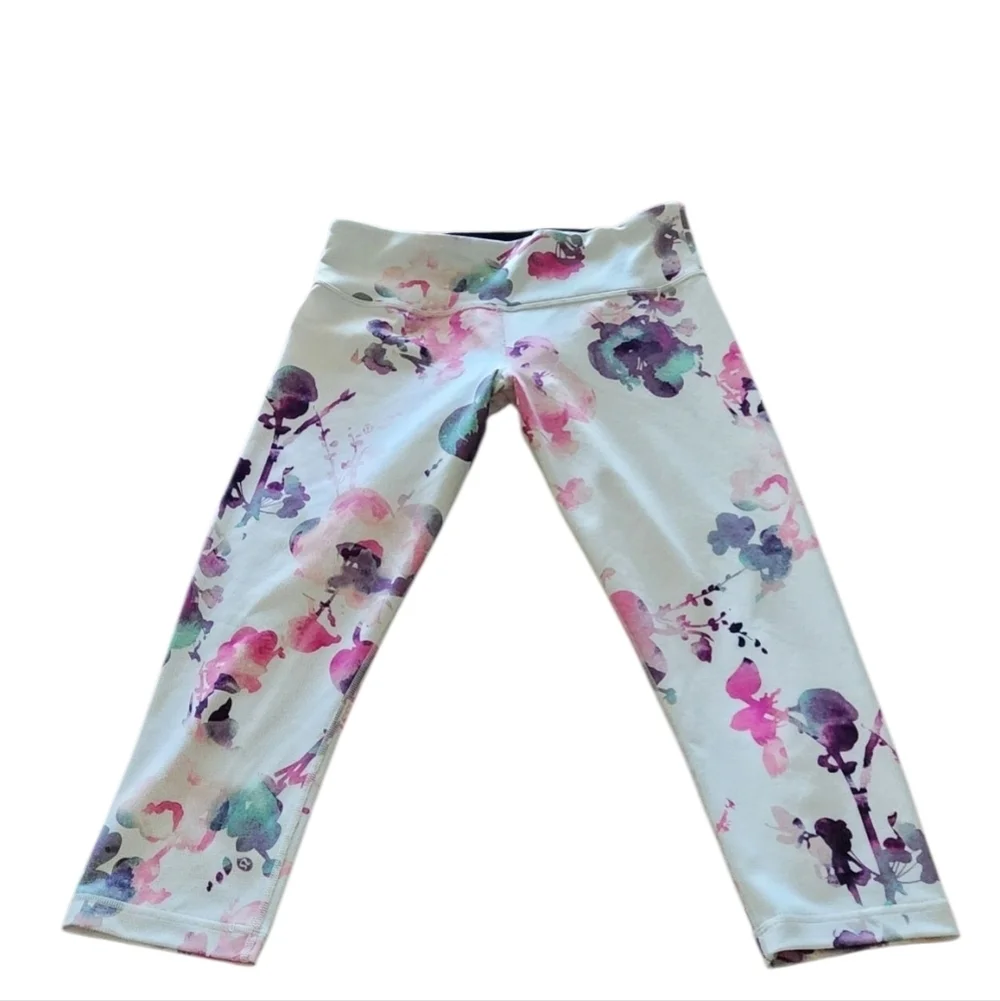 Lululemon Cropped blurred blossom pants