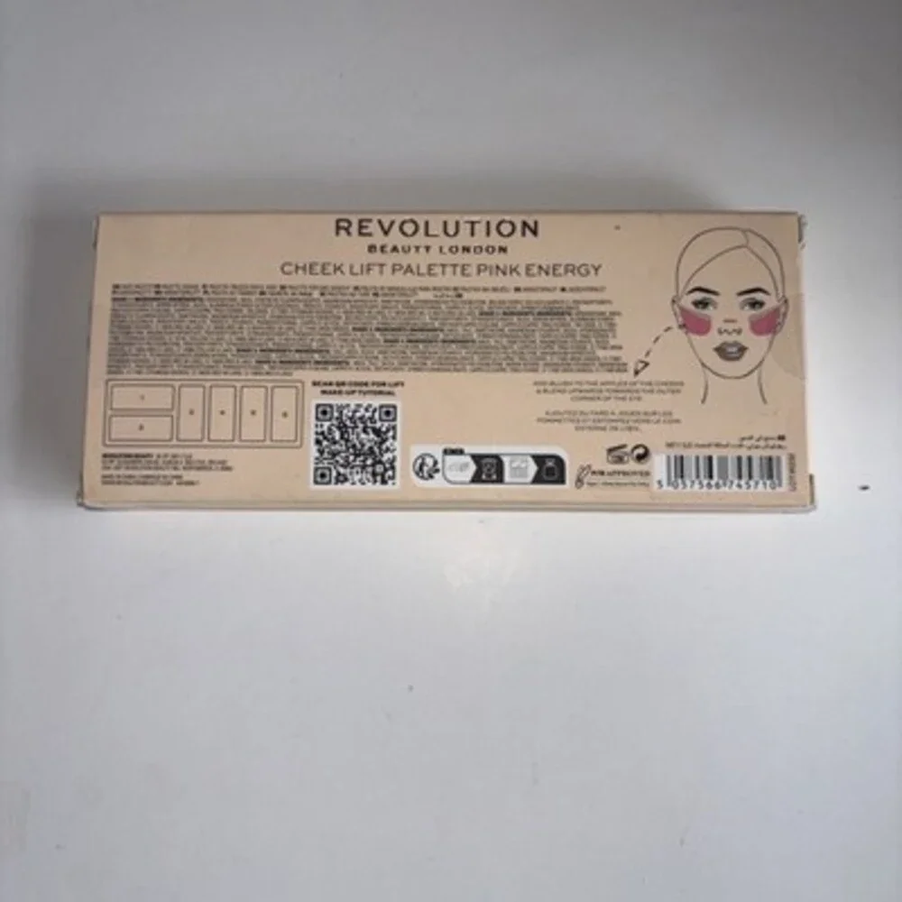 N/A makeup revolution