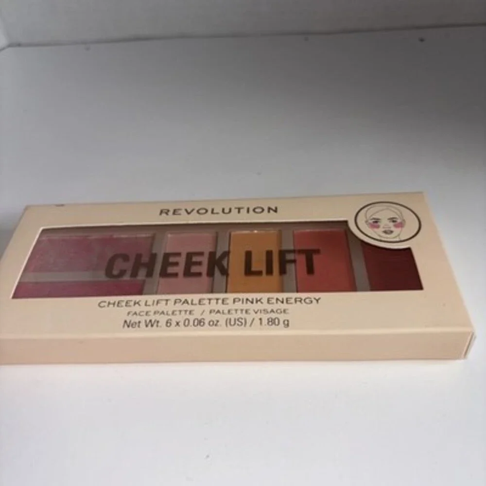 N/A makeup revolution
