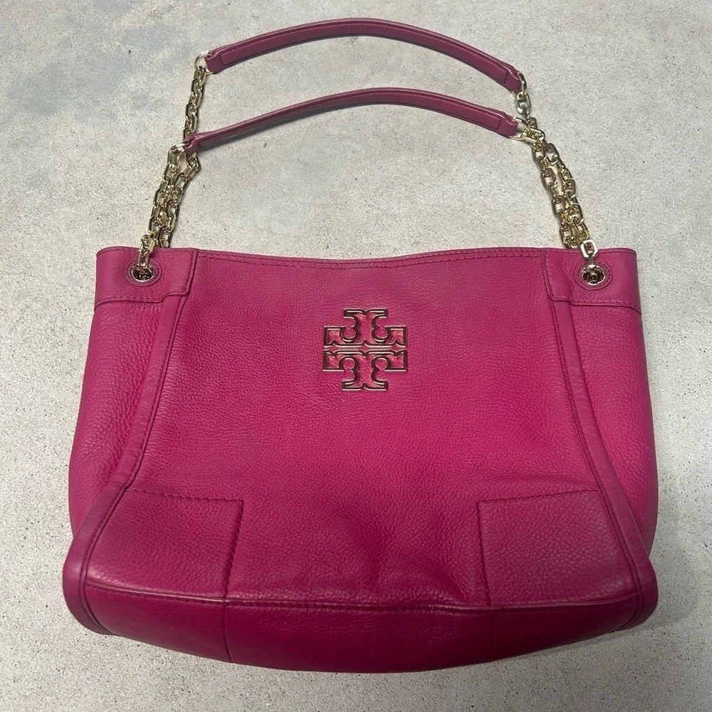 Tory Burch Britten Pebbled Slouchy Tote Shoulder Purse Magenta Pink & Gold