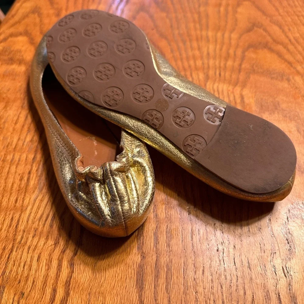 Tory Burch  Elastic Ballet Flat in Gold