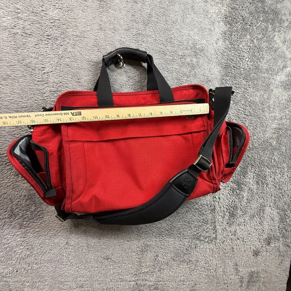 Victorinox Swiss Army Duffel Carry On Bag Red Ballistic Canvas Crossbody Bag