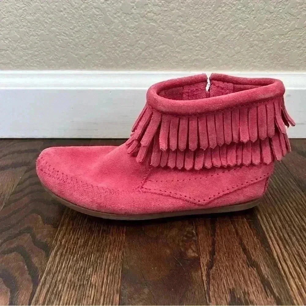 Minnetonka worn girls