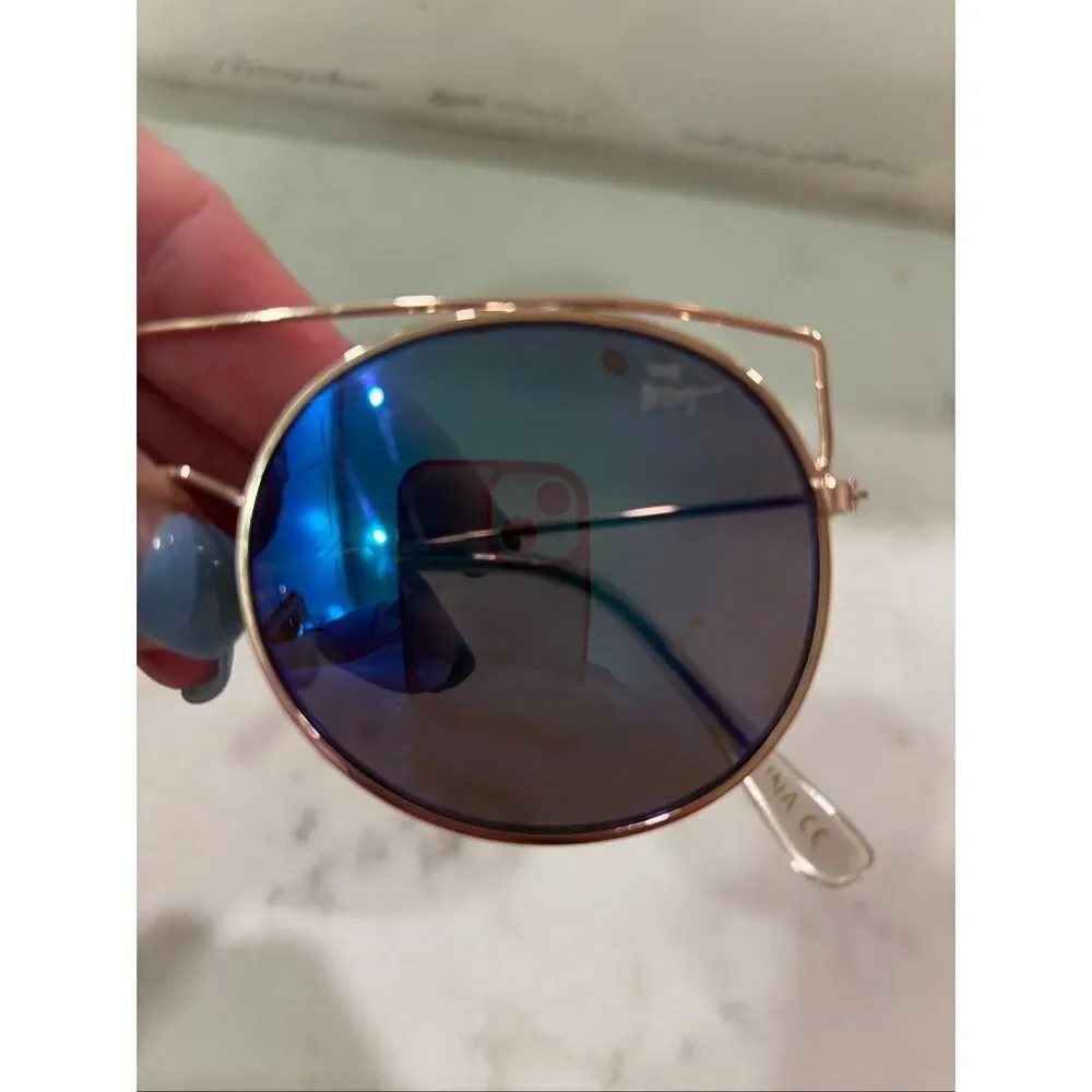 Betsy Johnson Sunglasses Gold Colored Rim‎ Round 5-1/8” Wide Heart Logo EUC