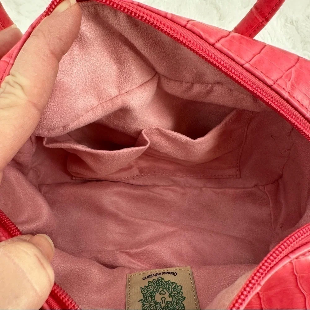 Susan Nichole Pink Crocodile Vegan Leather Oneness with Earth Hand/Cosmetic Bag