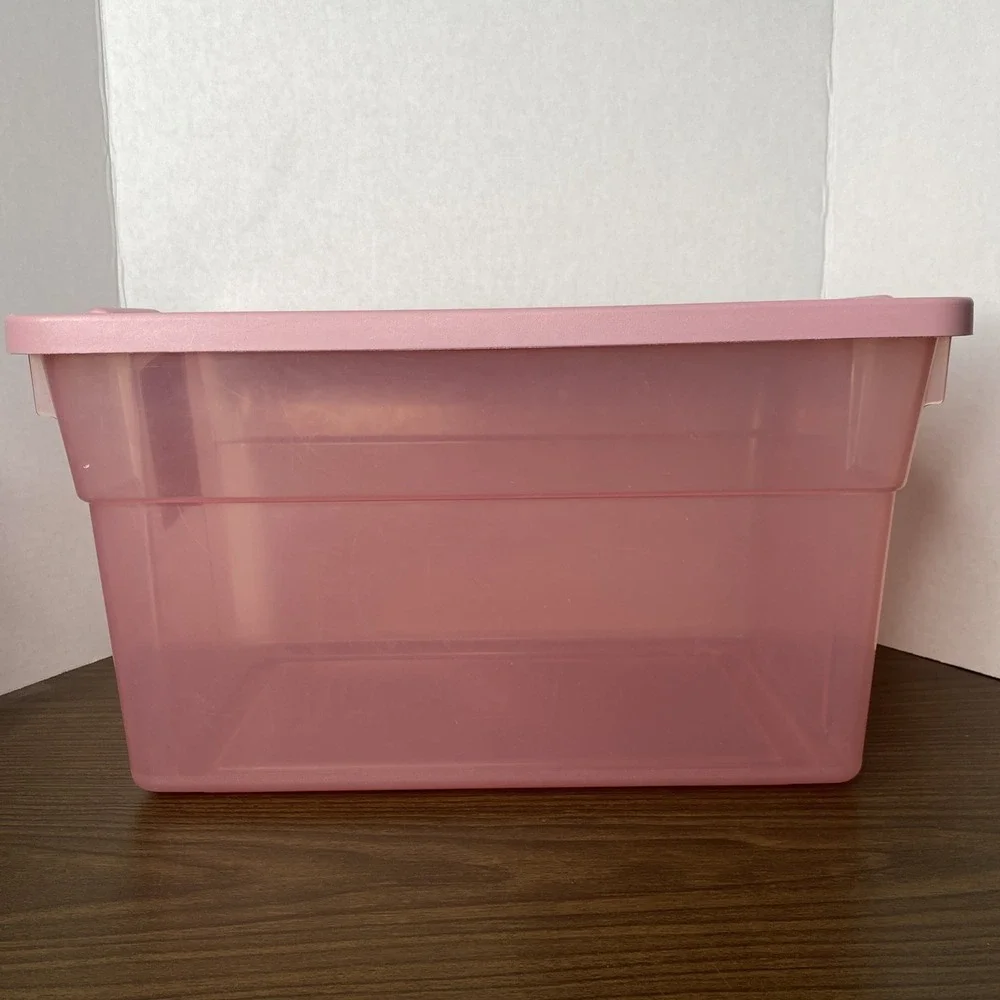 1990 Rubbermaid Keepers Clear Box #0100 19.5Q Container JLA-2222 TMAUVE (pink)