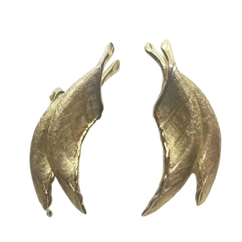 Vintage Giovanni Double Leaf Gold Clip Earrings