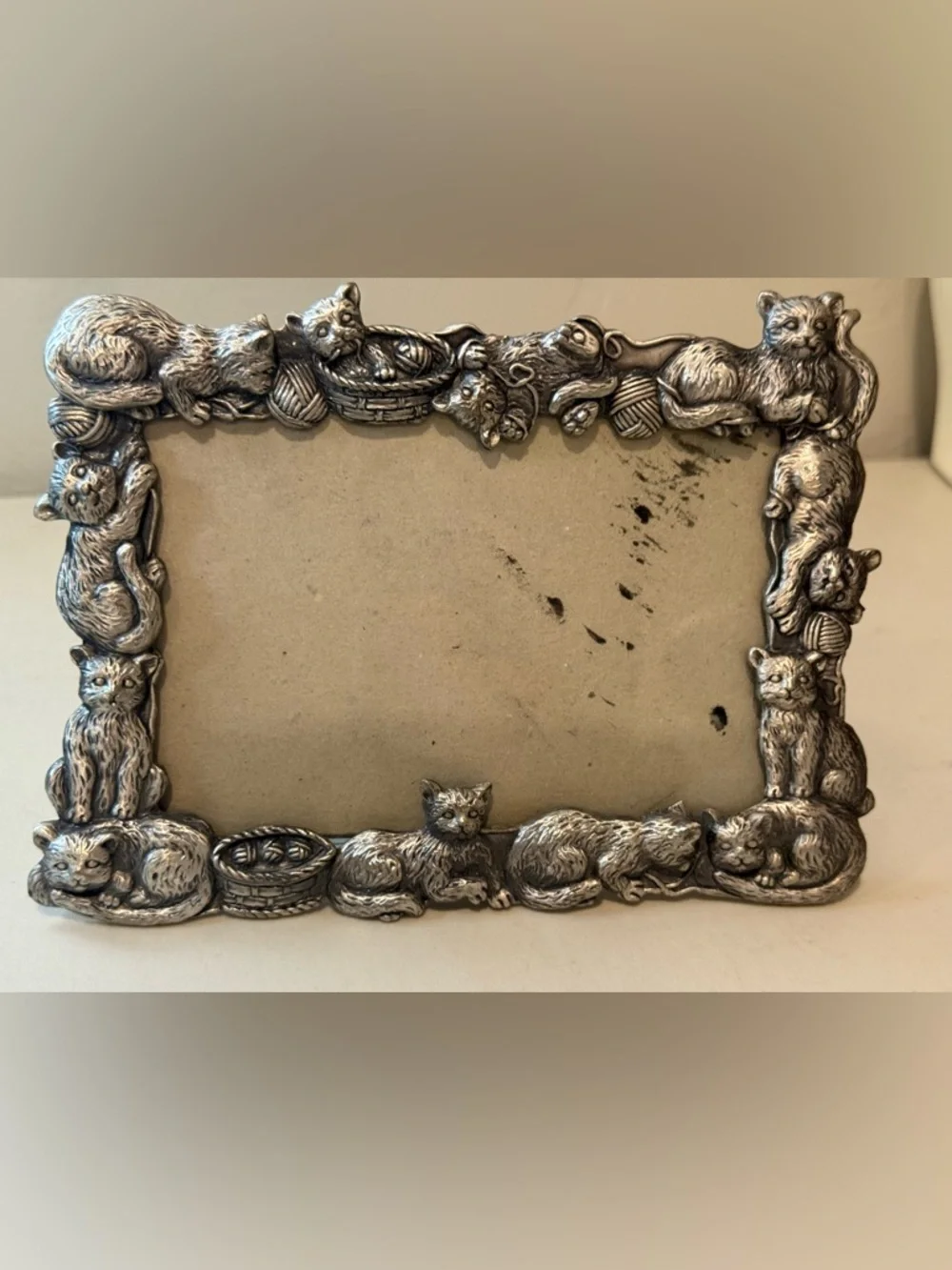 Vintage Embossed Pewter Kitty Cats Playing Photo Frame 4 x 6” Photo Cat‎ Kitten