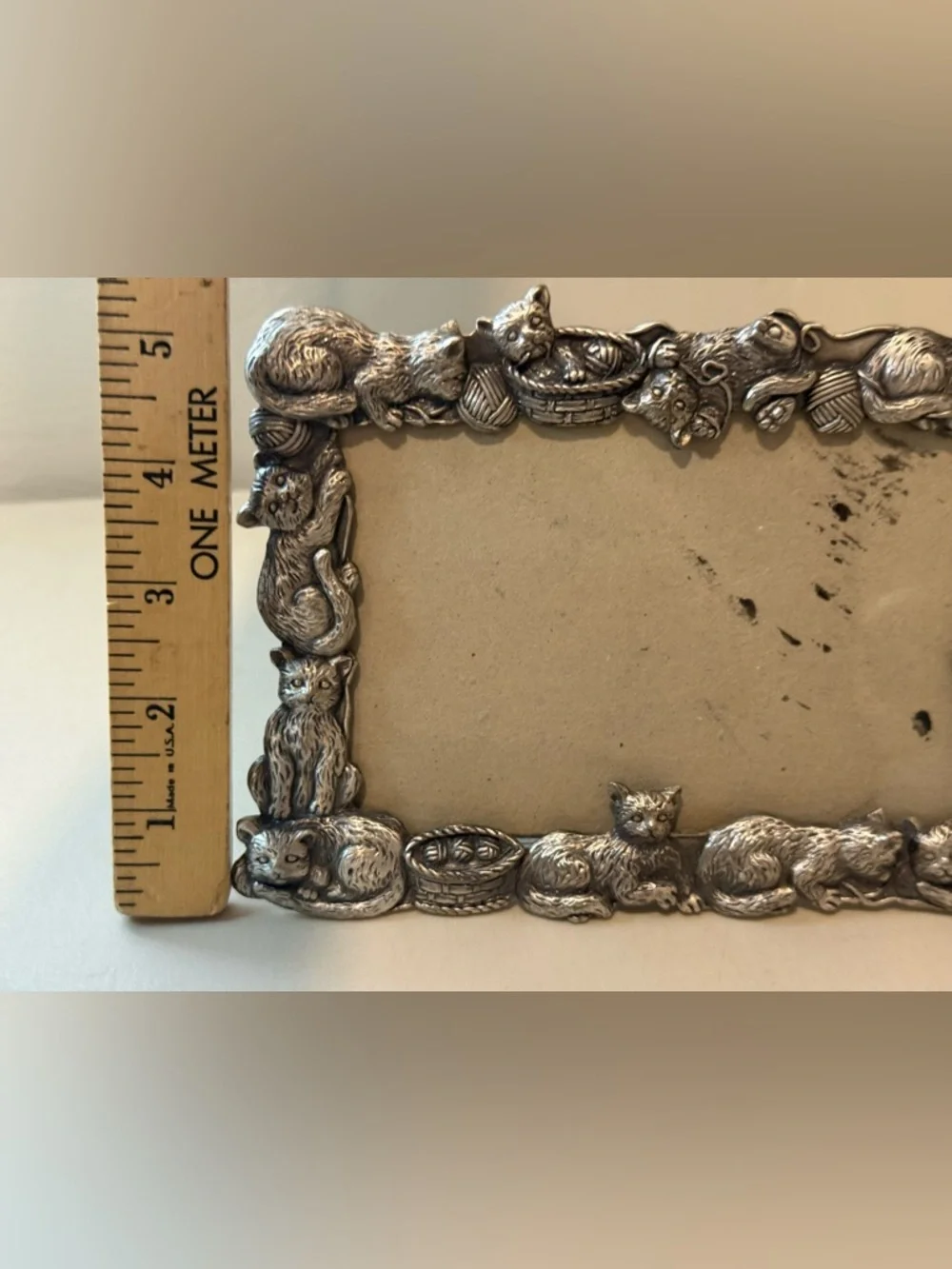 Vintage Embossed Pewter Kitty Cats Playing Photo Frame 4 x 6” Photo Cat‎ Kitten