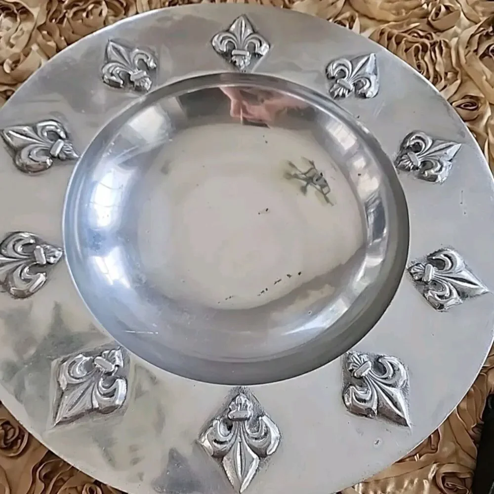 ⚜️Fleur de lis Cast Aluminum Bowl