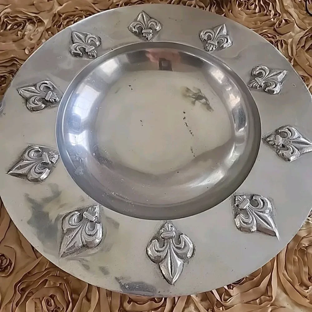 ⚜️Fleur de lis Cast Aluminum Bowl