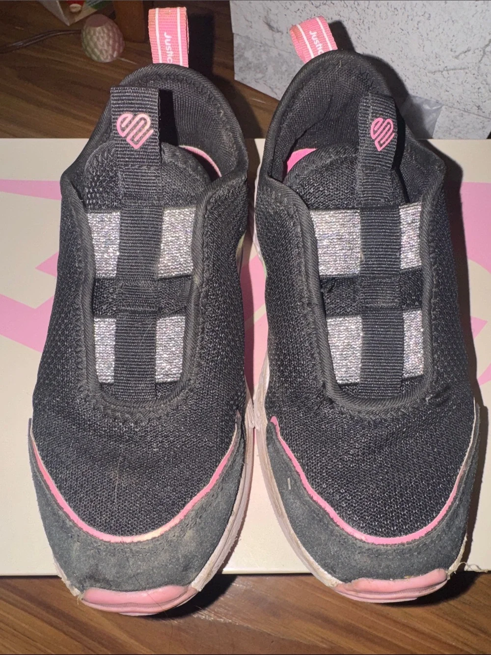 Kids Justice Sport Sneaker, girls size 1. Slip on shoes and easy to wear! Comfy!