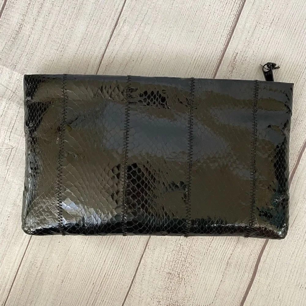 Clemente vintage black clutch w/zipper closure