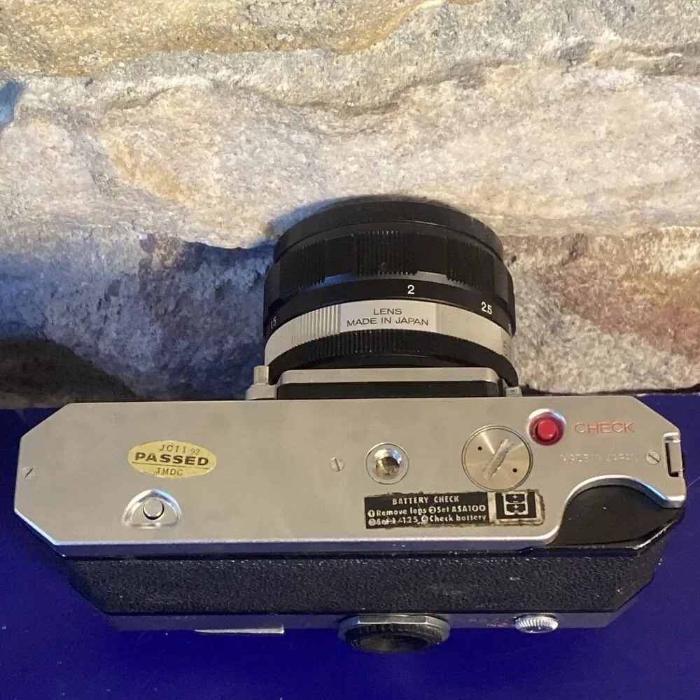 Vintage KONICA AUTOREFLEX T 35mm SLR Film Camera and Lens - UNTESTED