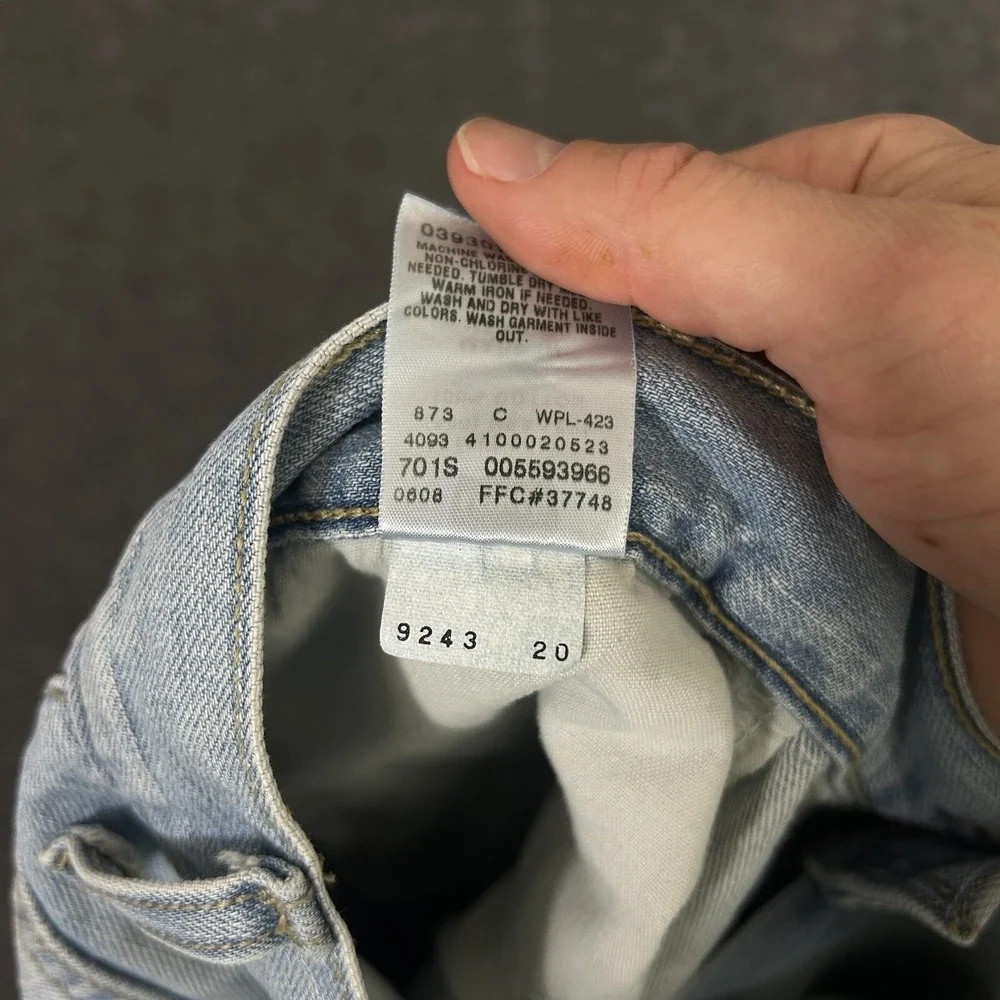 Levis measurements included